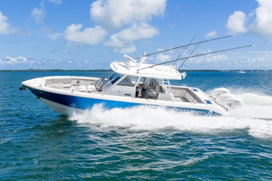 Everglades 395 CC Yacht For Sale
