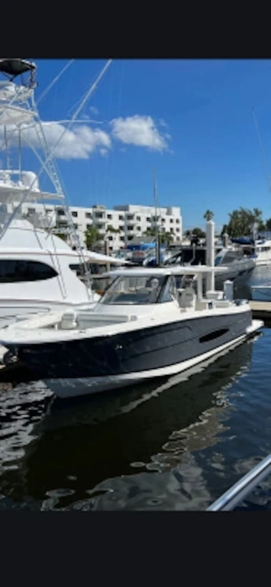 Regal SAV Yacht For Sale