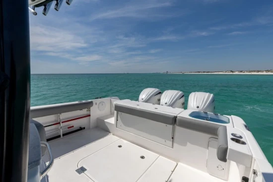 Everglades 365 CC Yacht For Sale