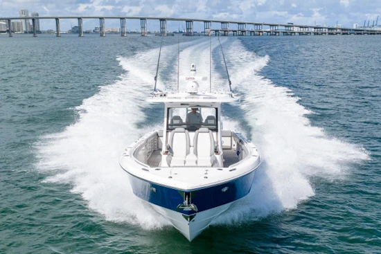 Everglades 395 CC Yacht For Sale