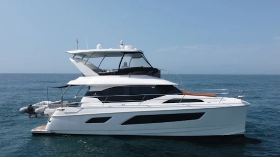 Aquila 44 Motor Yacht Yacht For Sale