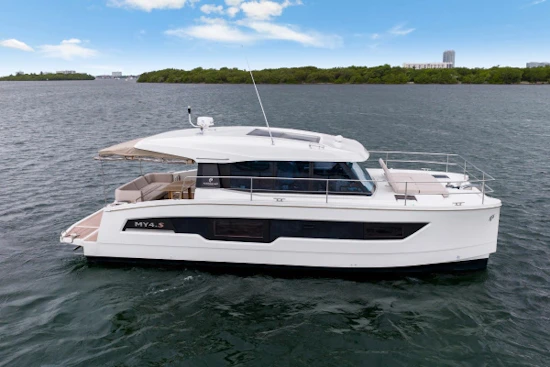 Fountaine Pajot MY4S Yacht For Sale