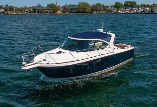 Tiara Yachts 3100 Coronet Yacht For Sale