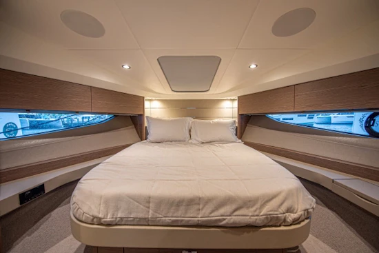 Princess V40 Yacht For Sale