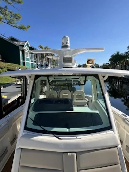 Boston Whaler 380 Outrage Yacht For Sale