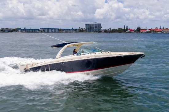 Chris-Craft Launch 35 GT Yacht For Sale