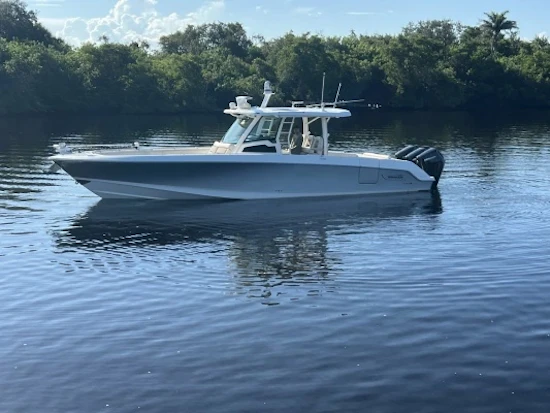 Boston Whaler 380 Outrage Yacht For Sale