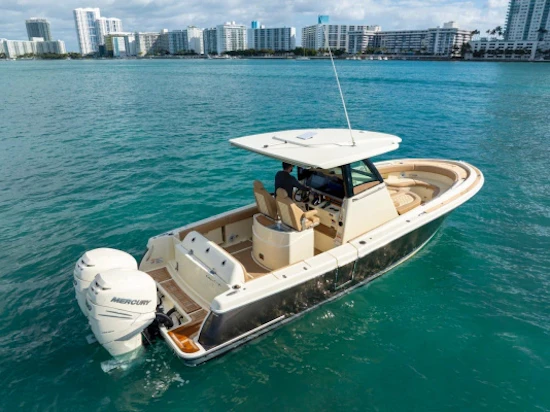 Chris-Craft Catalina 30 Yacht For Sale