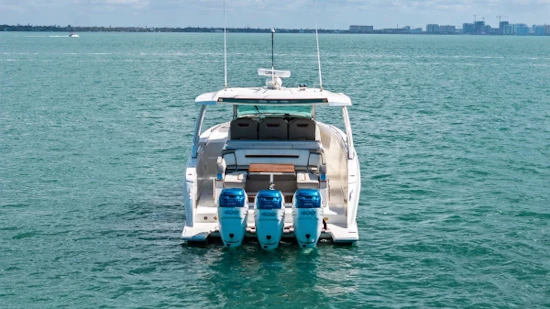 Tiara Yachts 38 LS Yacht For Sale
