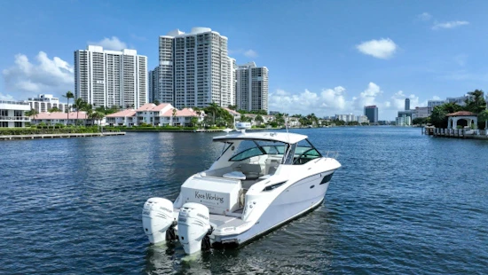 Sea Ray Sundancer 320 OB Yacht For Sale