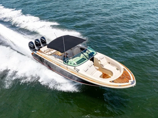 Chris-Craft Launch 35 GT Yacht For Sale