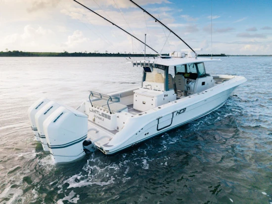 HCB 42 Lujo Yacht For Sale
