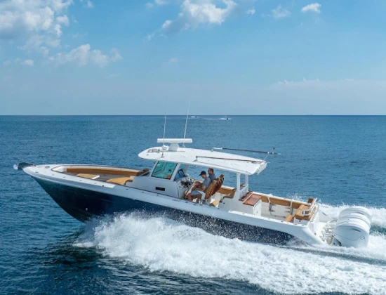 HCB 42 Lujo Yacht For Sale