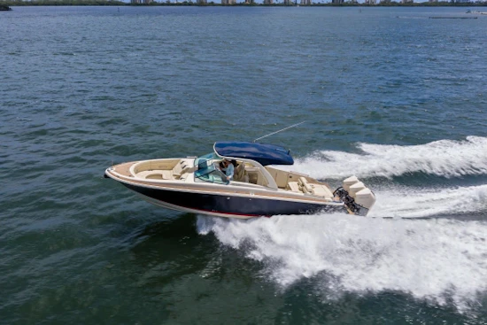 Chris-Craft Launch 35 GT Yacht For Sale