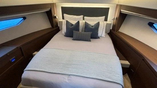 Prestige 520 Flybridge Yacht For Sale