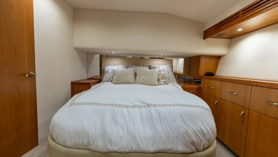 Hatteras 60 GT Yacht For Sale