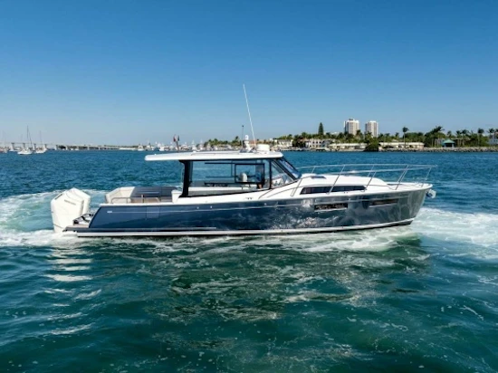 MJM 42 Yacht For Sale
