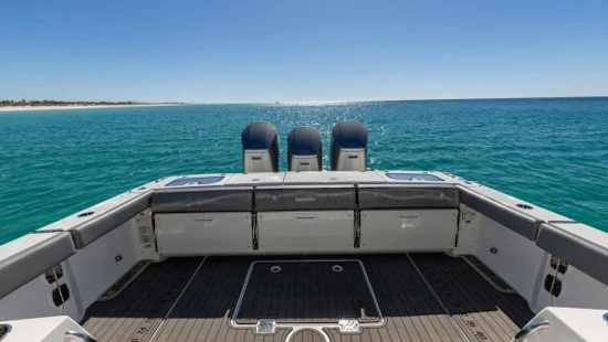 Everglades 455 Center Console Yacht For Sale