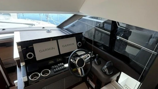 Prestige 520 Flybridge Yacht For Sale