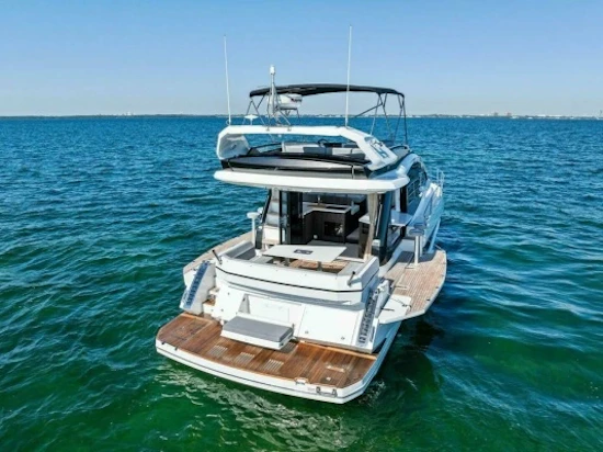 Galeon 470 Sky Yacht For Sale