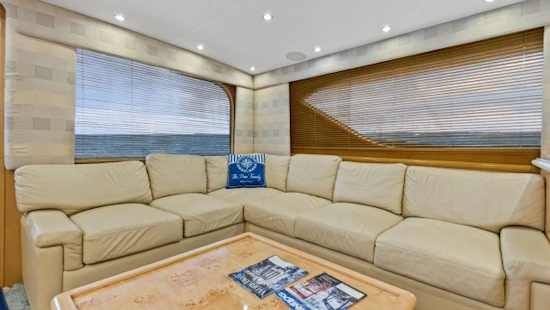 Hatteras 60 Enclosed Bridge Convertible Yacht For Sale
