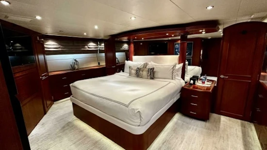 Hatteras 100 Raised Pilothouse Yacht For Sale