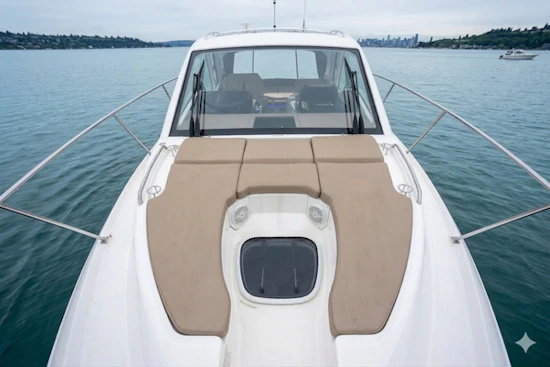 Sea Ray Sundancer 350 Coupe - Rare Shaft Drive Yacht For Sale