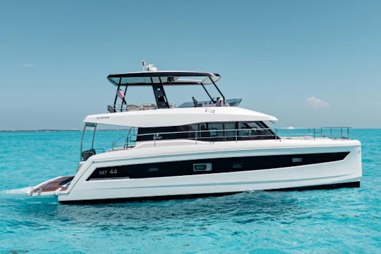 Fountaine Pajot MY6 Yacht For Sale