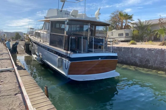 Chris-Craft 57 Constellation Yacht For Sale