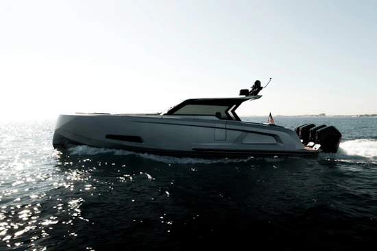 Vanquish Yachts VQ45 Veloce Hardtop Yacht For Sale