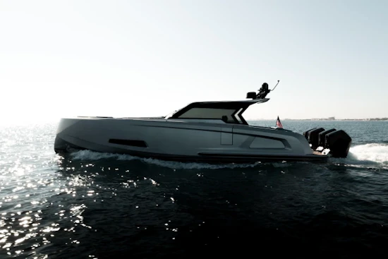 Vanquish Yachts VQ45 Veloce Hardtop Yacht For Sale