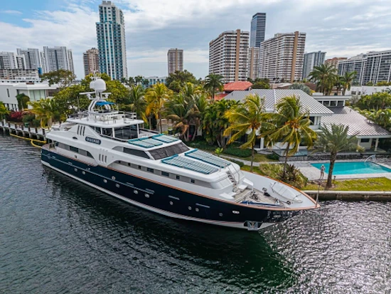 Benetti Trideck Yacht For Sale